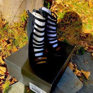 Like New worn once  JustFab size 7.5